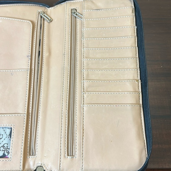 Guess Passport & Credit Card Holder Zip Around Black Wallet - Picture 11 of 16